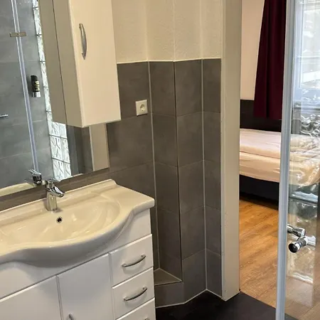 מלון Seehotel Schwanenhof 4*