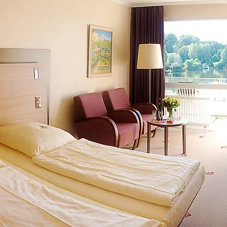Seehotel Schwanenhof Мельн