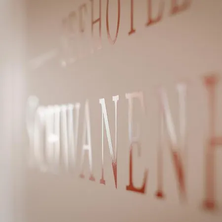 Отель Seehotel Schwanenhof Мельн
