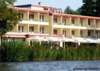 Отель Seehotel Schwanenhof Мельн